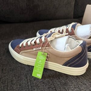 Brand new, never worn, tags on, Taos shoes